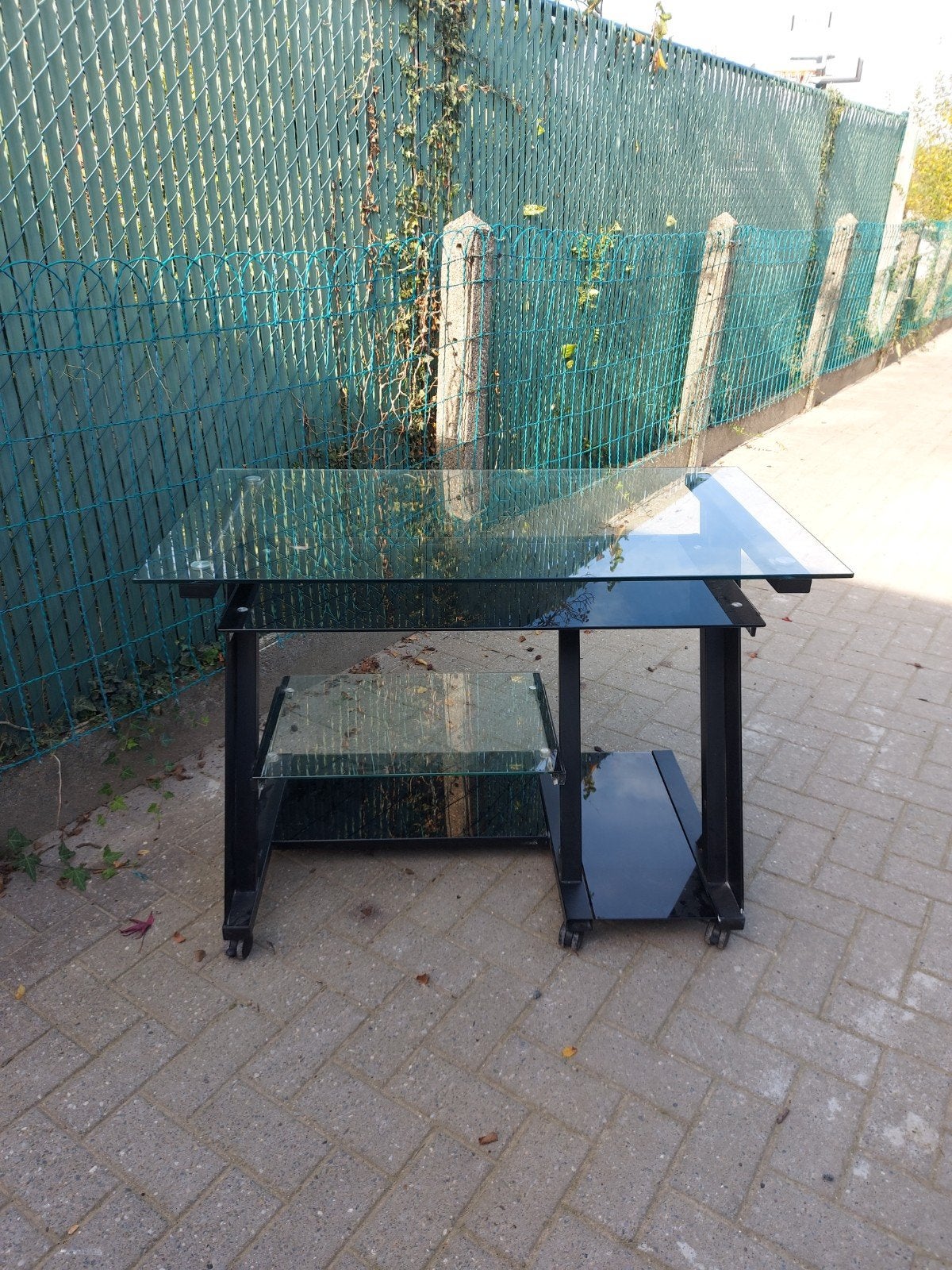 Glazen computertafel, Ophalen, Gebruikt