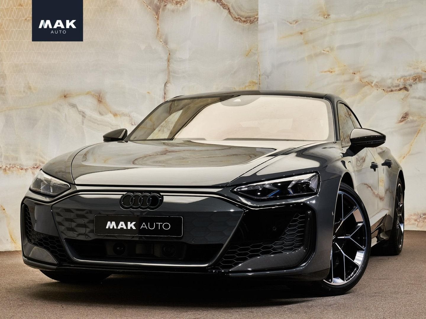 Audi RS e-tron GT Quattro , NP200k, carbon, ceramic, B&O, 4-, Autos, Argent ou Gris, Achat, Entreprise, Noir