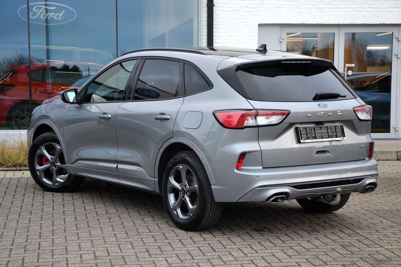 Ford Kuga, https://public.car-pass.be/vhr/974994c9-bc37-4b0a-8f2d-8e38b6f5f1eb, Gebruikt, Zwart, 4 cilinders