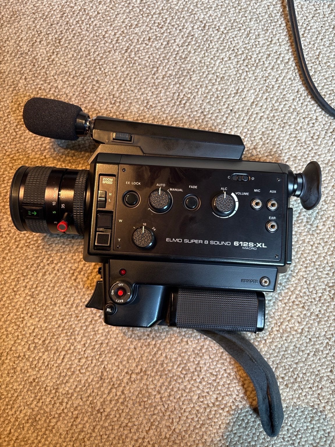 Elmo plus Super 8 camera, Enlèvement, Caméra