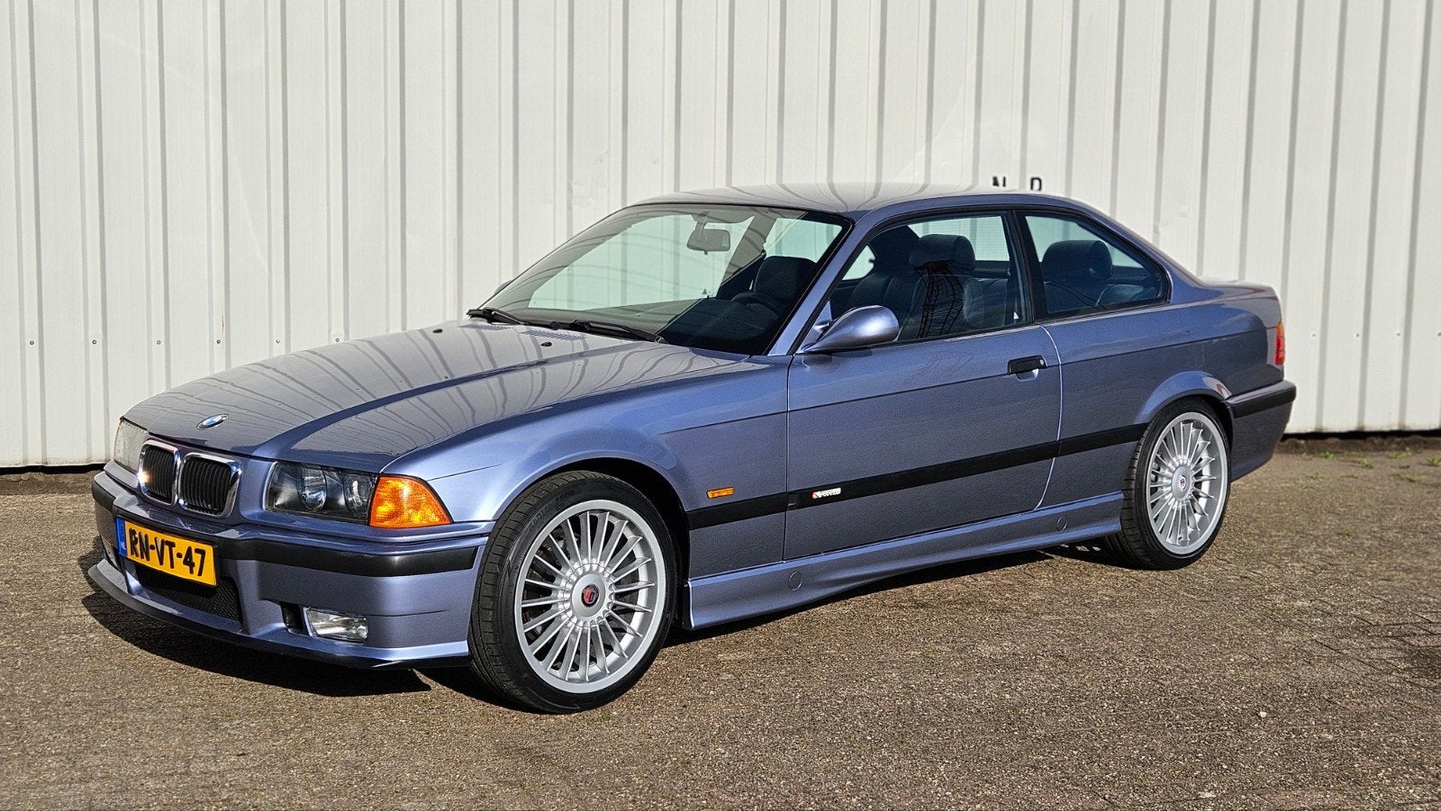 BMW E36 328i Coupe 1997 M-Pakket Nette wagen, Auto's, BMW, Automaat, Achterwielaandrijving, Zwart, Blauw