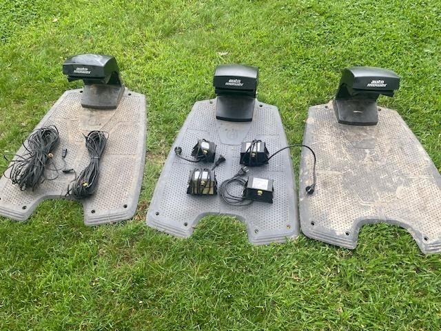 3 Husqvarna 230 AC en 220 AC laadstations, Tuin en Terras, Robotmaaiers, Gebruikt, Ophalen