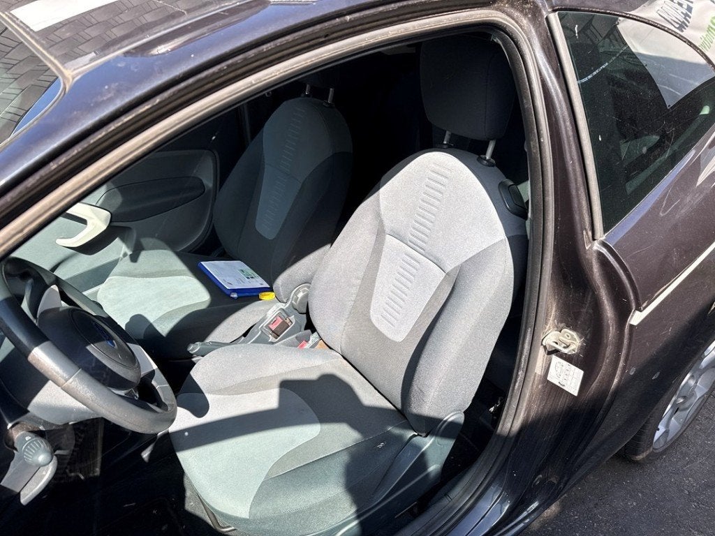 STOEL LINKS VOOR Ford Ka II (01-2008/05-2016), Auto-onderdelen, Gebruikt, Henry-Ford-Straße  1
50735  Köln, DE, Ford-Werke GmbH