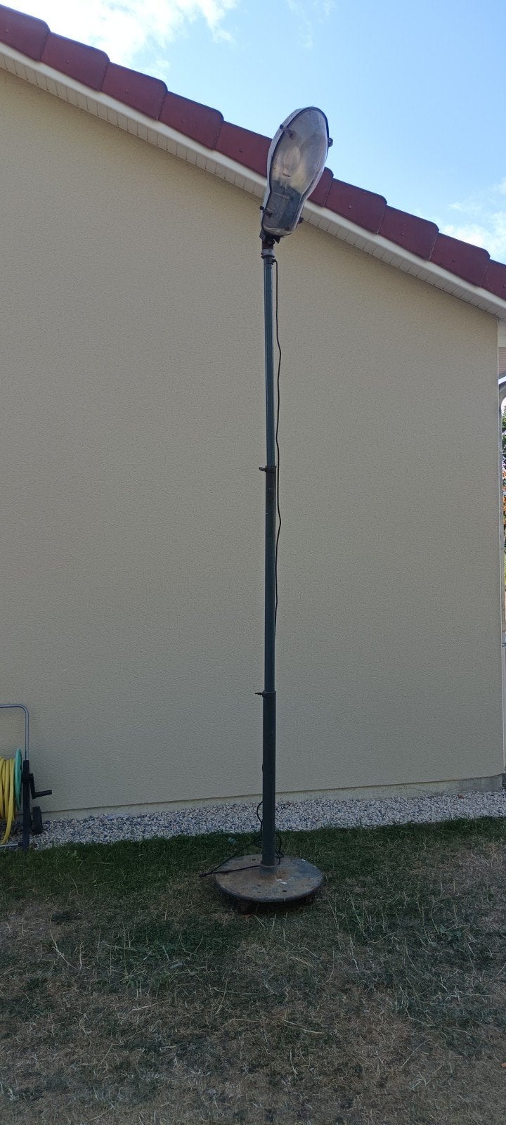 Ancien lampadaire sur pied