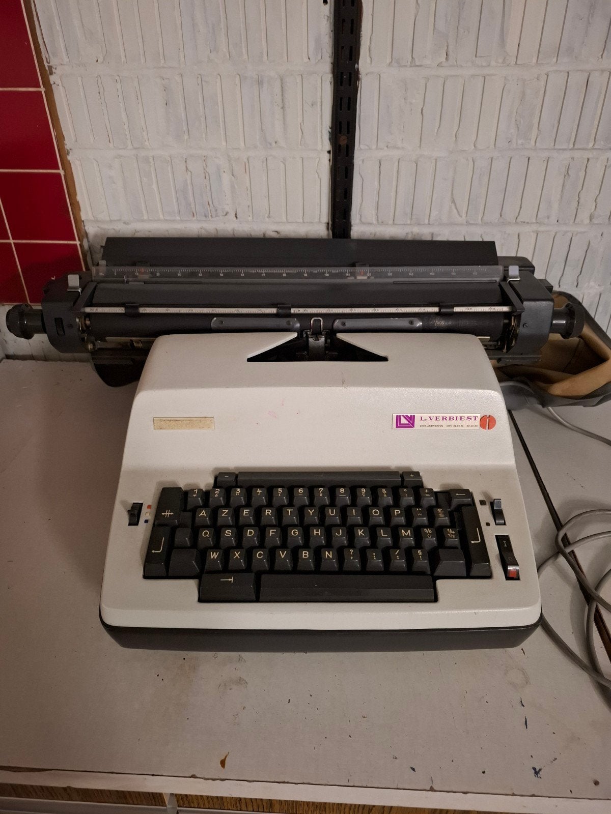 Te koop: vintage elektrische kantoortypemachine van het merk, Ophalen, Gebruikt