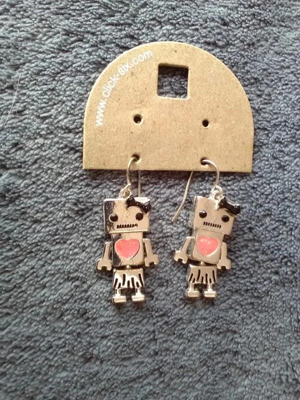 Boucles d'oreilles pendantes robot fille, Bijoux, Sacs & Beauté, Boucles d'oreilles, Neuf, Enlèvement ou Envoi, Autres matériaux