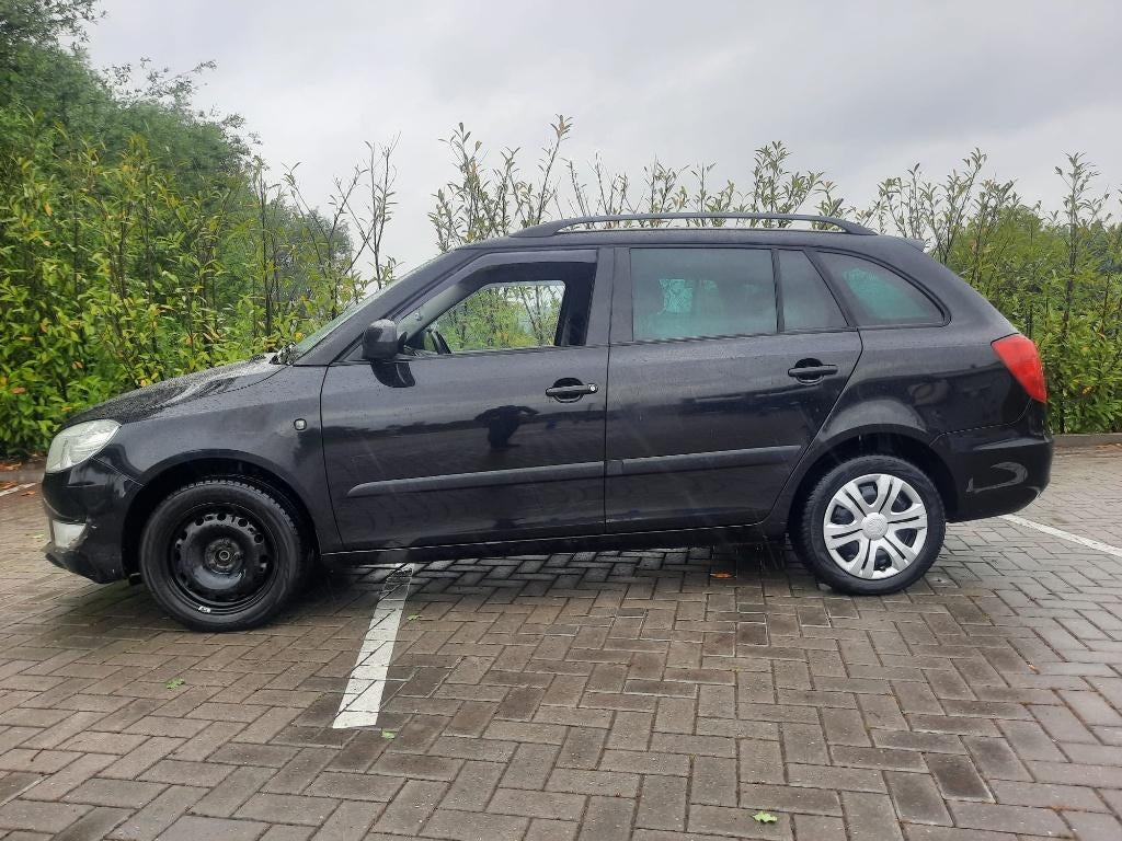 SKODA FABIA 1.6 CRTDI SW AIRCO ️, Auto's, Skoda, Voorwielaandrijving, Stof, Zwart, 4 cilinders