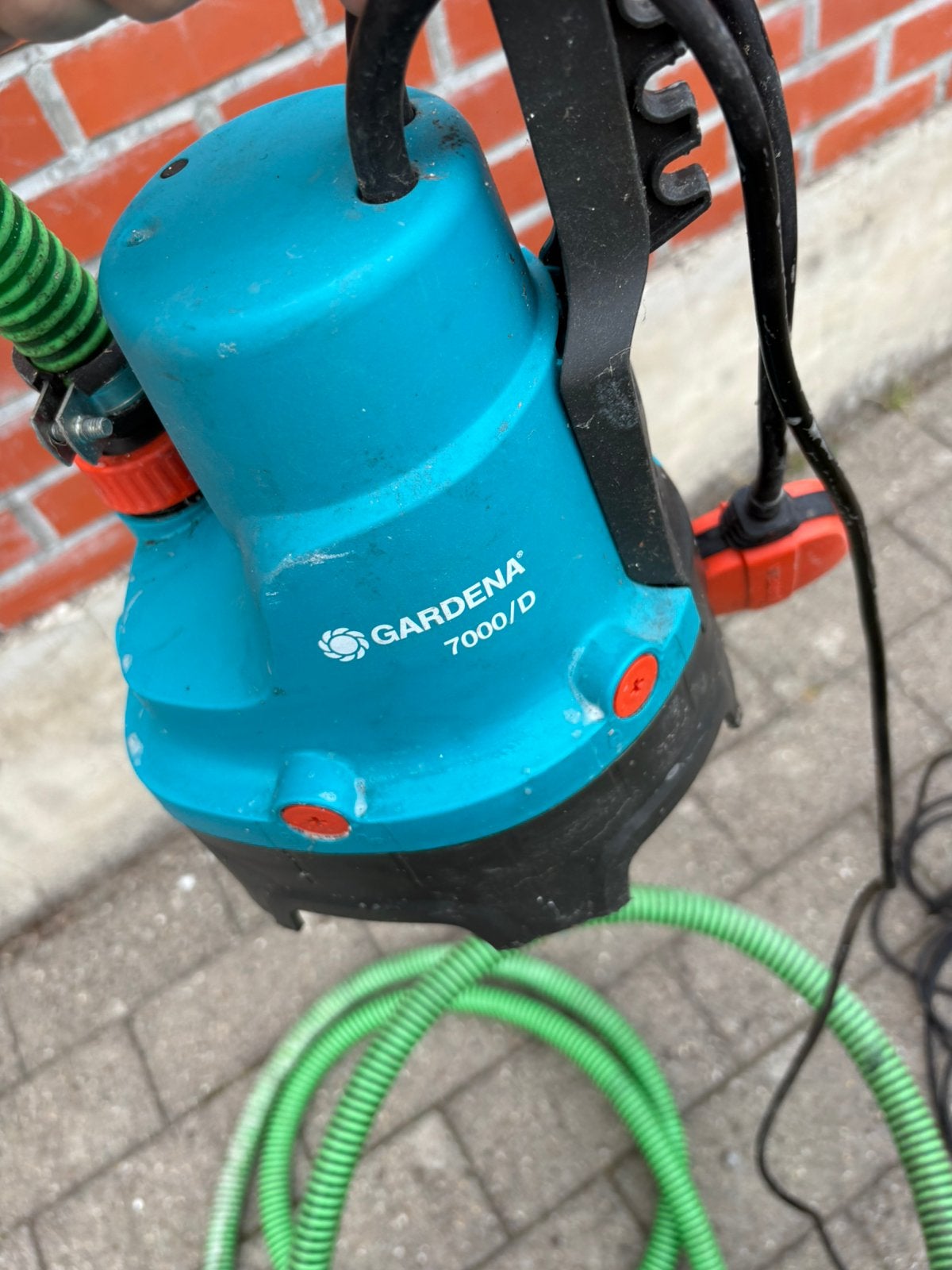 Gardena dompelpomp 7000/D + slang, Doe-het-zelf en Bouw, Ophalen, Gebruikt, Overige typen