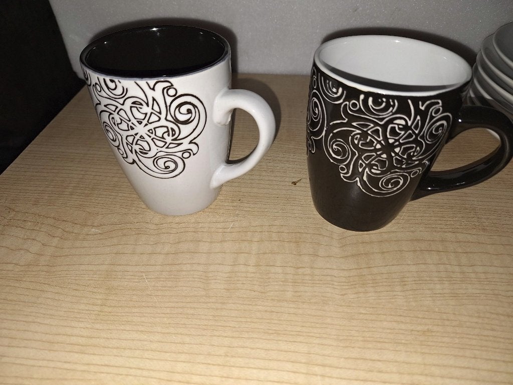 bekers en mokken en kopjes en schoteltjes, Huis en Inrichting, Ophalen of Verzenden, Zo goed als nieuw