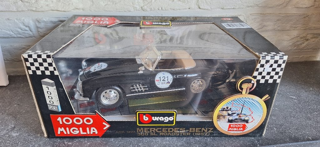 Burago - Mercedes Benz 300 SL Roadster 1/18 - Mille Miglia, Ophalen of Verzenden, Zo goed als nieuw, Auto, Burago