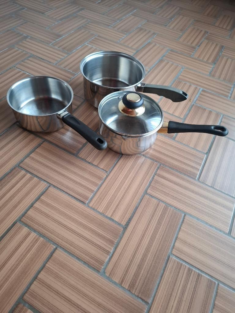 Set van 3 steelpannetjes 1 met deksel, Huis en Inrichting, Ophalen