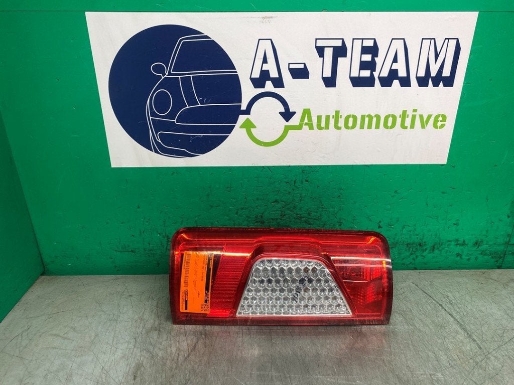 FEU ARRIÈRE GAUCHE Ford Transit Connect (|9T1613405AA|), Henry-Ford-Straße  1
50735  Köln, DE, Ford-Werke GmbH, Kunden@ford.com