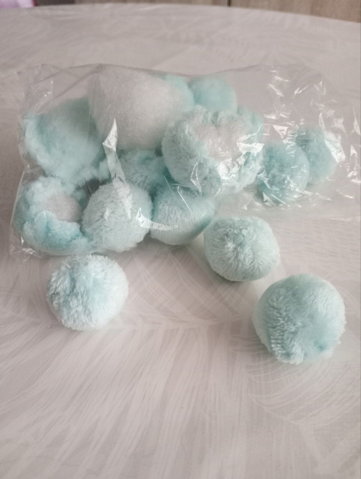 Lot de 20 pompons en tissu peluche tout doux menthe, Hobby en Vrije tijd, Knutselen, Ophalen of Verzenden