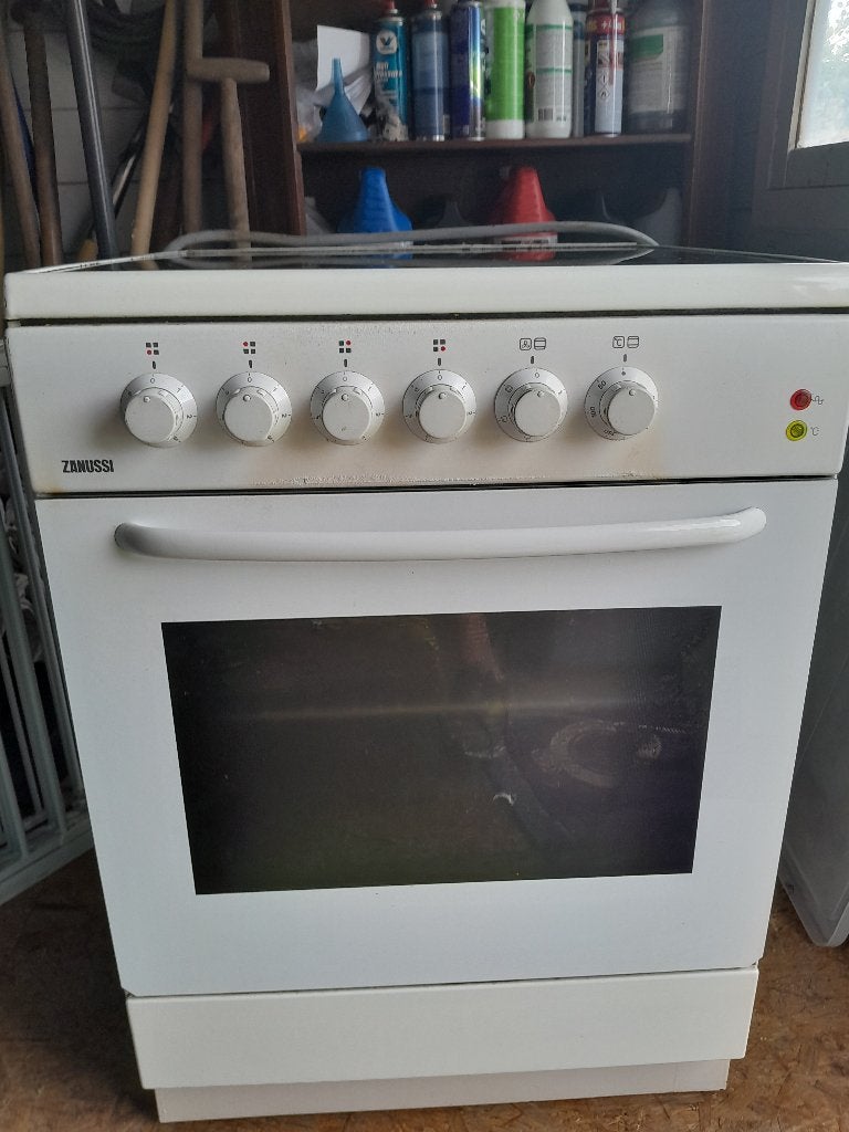 Vrijstaand fornuis, Ophalen, Gebruikt, 4 kookzones, 85 tot 90 cm