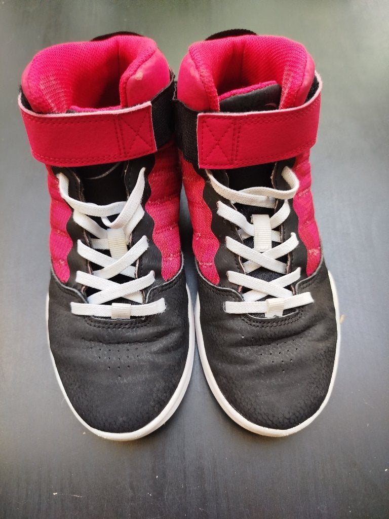 Hoge Basketbalschoenen met velcro maat 35, Sport en Fitness, Basketbal, Ophalen of Verzenden, Gebruikt, Schoenen