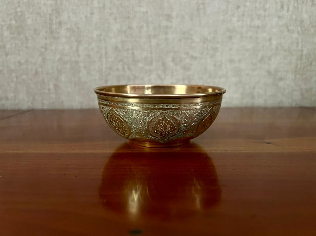 Oosterse beker met bloemmotieven - Tunesisch handwerk, Antiek en Kunst, Antiek | Brons en Koper, Ophalen