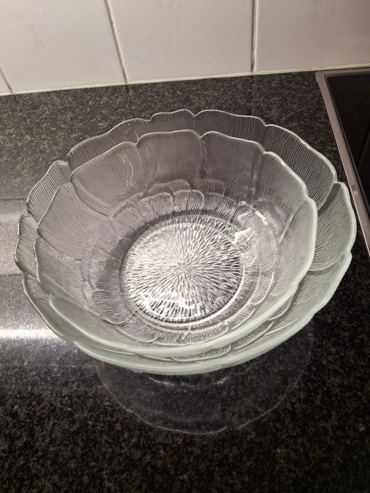 2 bols en verre vintage.
Ce bol, Enlèvement