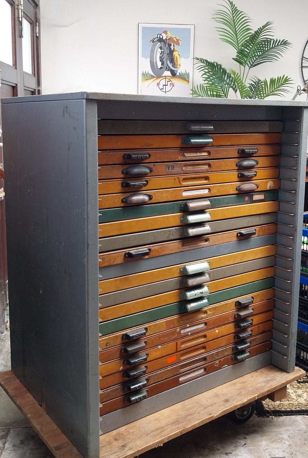 75 € meeneemprijs leuke houten letterkast drukkerij, Ophalen