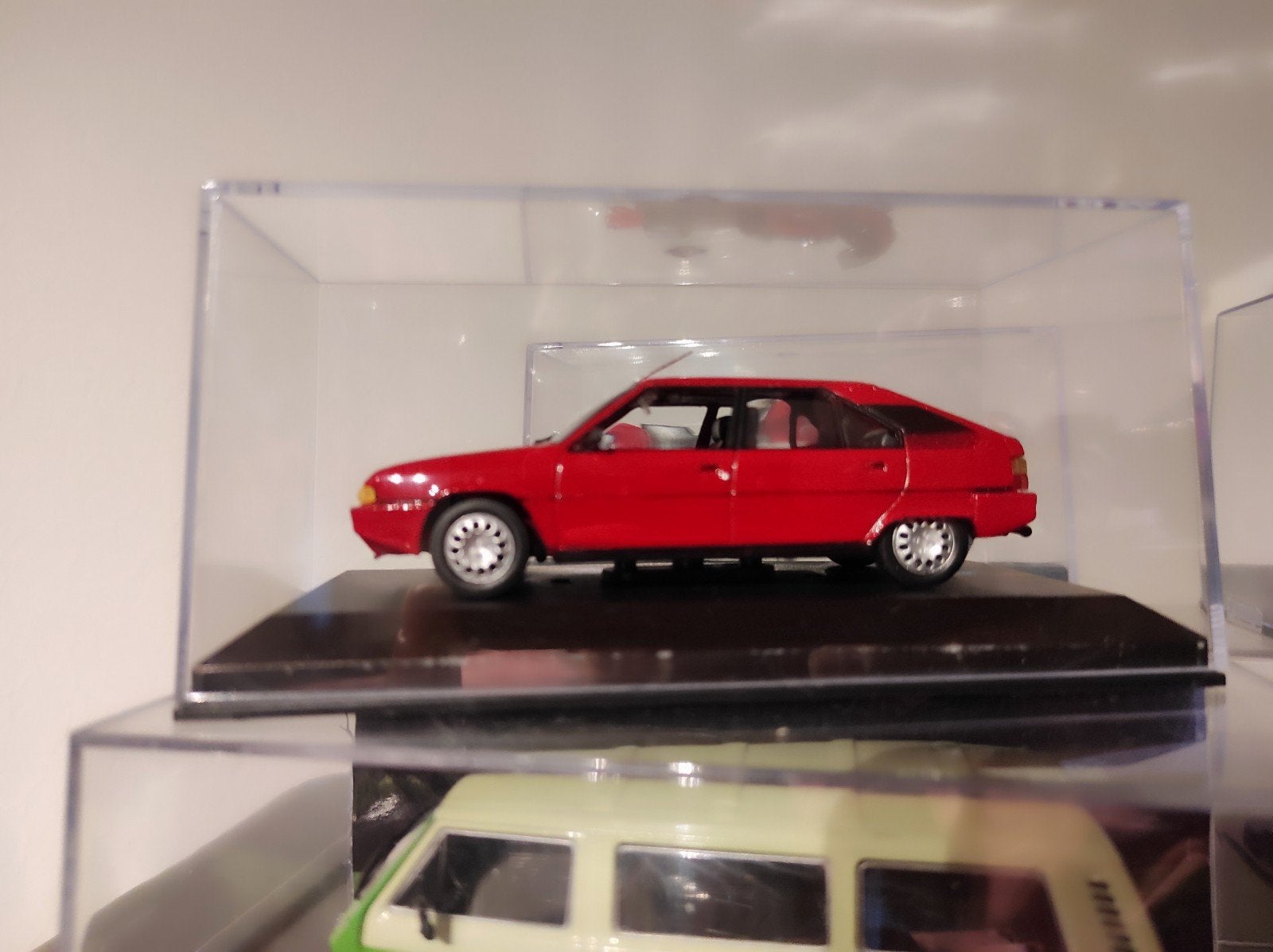 Citroën BX rood 1981 1:43 in vitrinedoosje, Ophalen of Verzenden