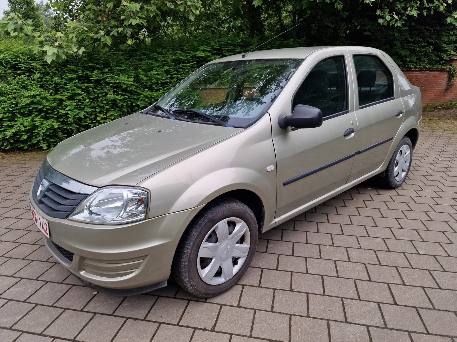 Très bonne voiture visiblement et mequaniquement, Autos, Achat, Logan, Essence