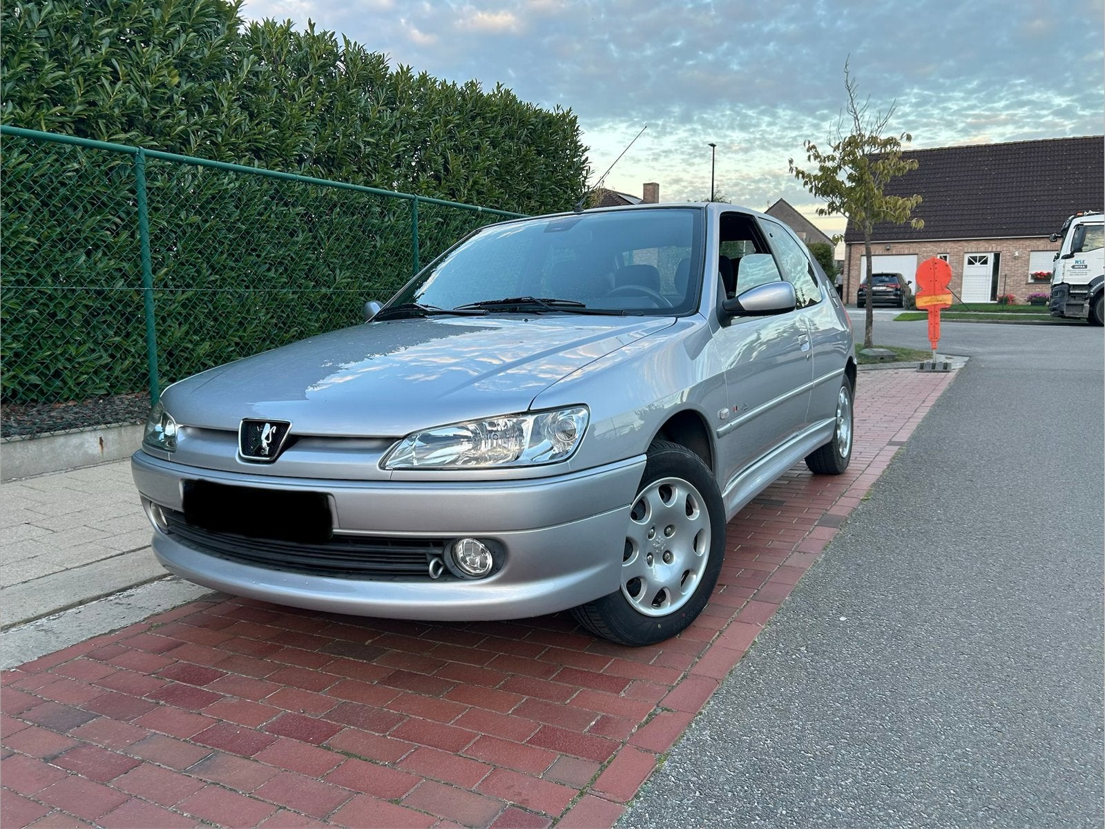 Jeune Oldtimer *Très Propre *Sport Usa Champion, Autos, Argent ou Gris, Achat, Boîte manuelle, Entretenue par le concessionnaire