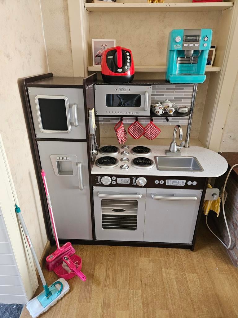 Speelgoed keuken, Ophalen