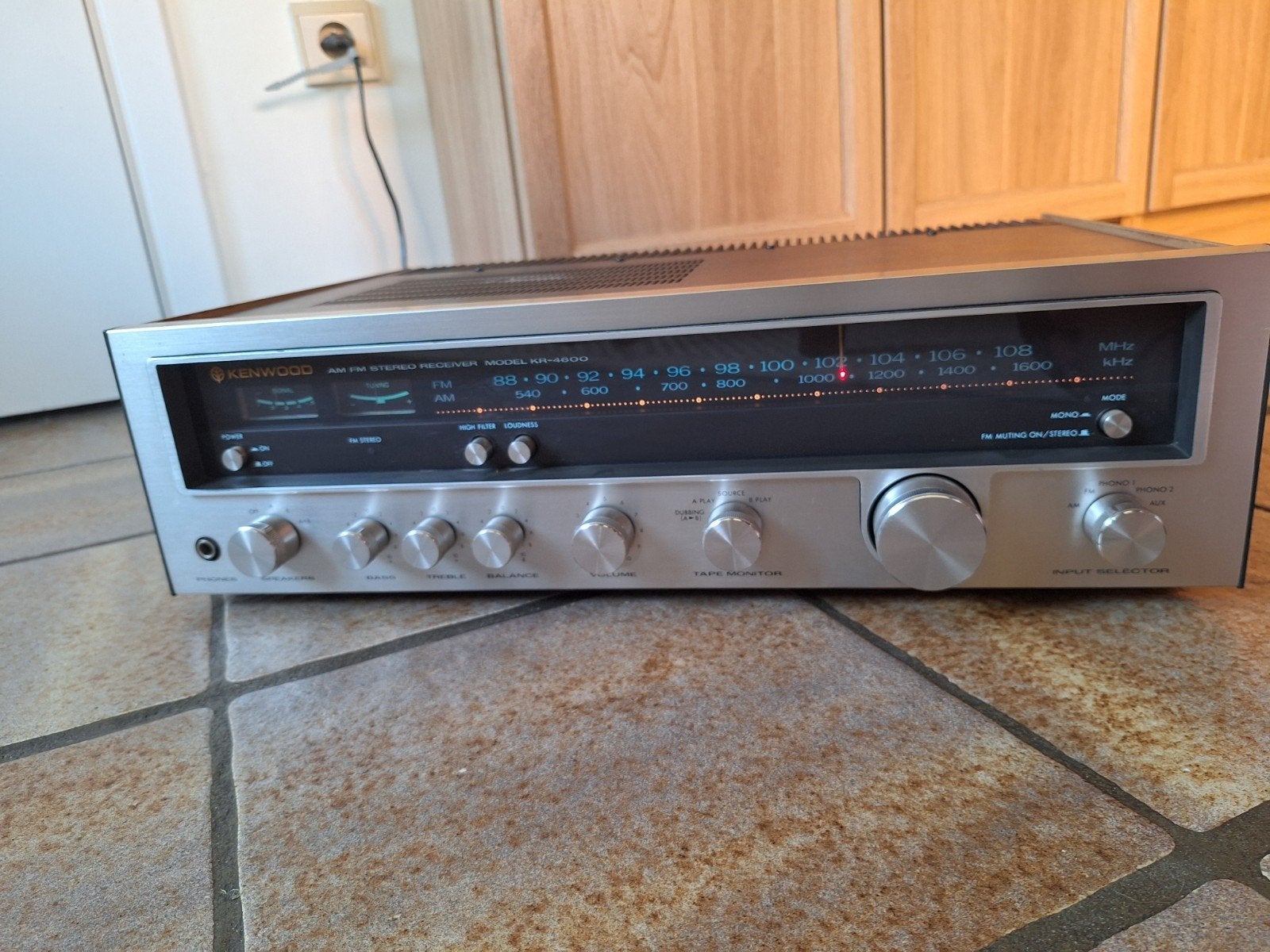 KENWOOD KR 4600 werkend!!, Audio, Tv en Foto, Tuners, Ophalen, Zo goed als nieuw