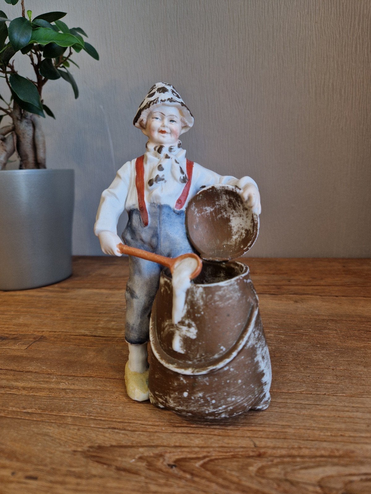 Antiek bisquit beeldje melkboer, Ophalen of Verzenden