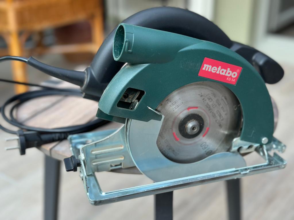 Inkortzaag Metabo met 3 diverse zaagbladen, Doe-het-zelf en Bouw, Gereedschap | Zaagmachines, Ophalen, 600 tot 1200 watt, Zo goed als nieuw