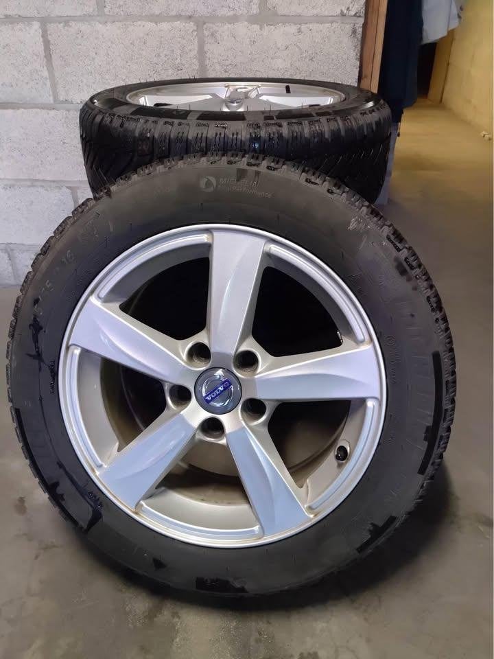 Jantes Volvo d'origine avec pneus Hiver Michelin Alpin 6, Autos : Pièces & Accessoires, Pneus hiver, 16 pouces, Véhicule de tourisme