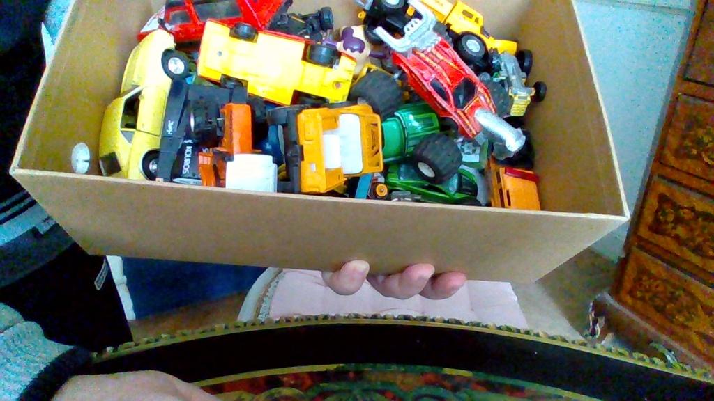 lot de petite voiture (corgi etc, il y a 37 véhicules), Enlèvement