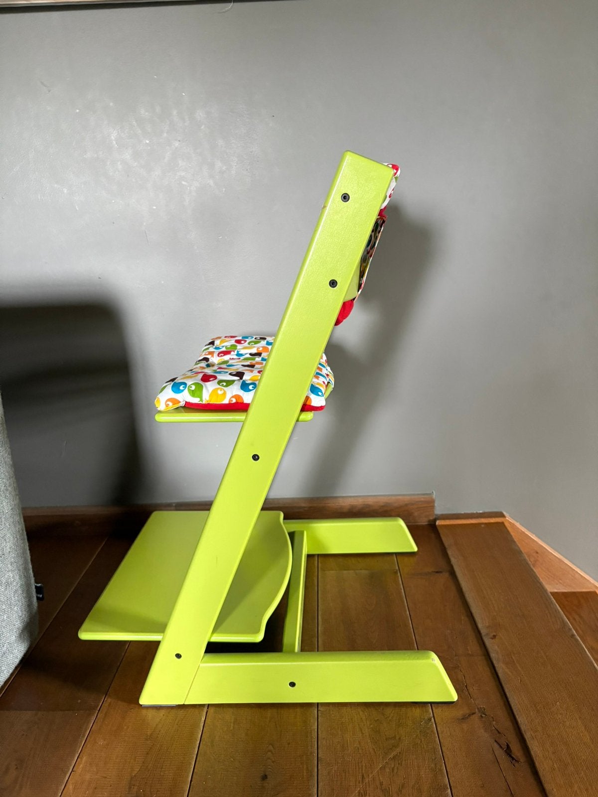 Nouveau modèle de chaise de croissance Tripp Trapp, Enlèvement, Utilisé, Chaise évolutive