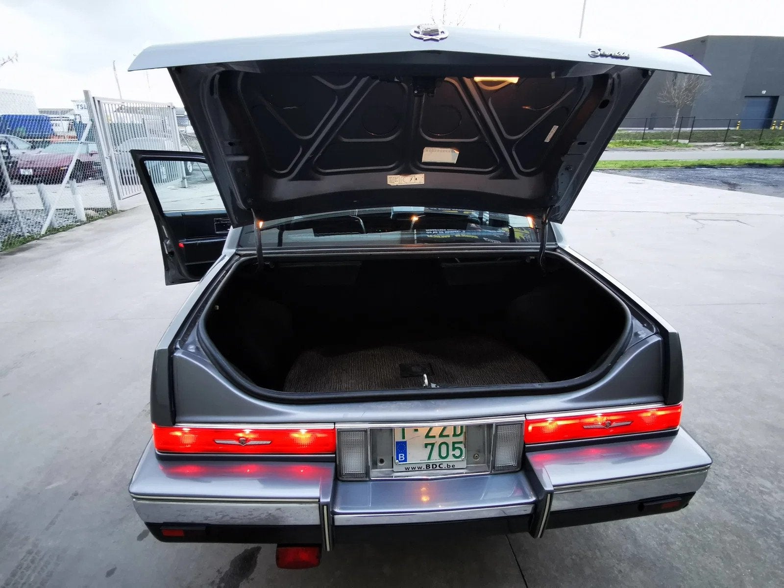 Cadillac Seville sedan (bj 1987, automaat), foto 11