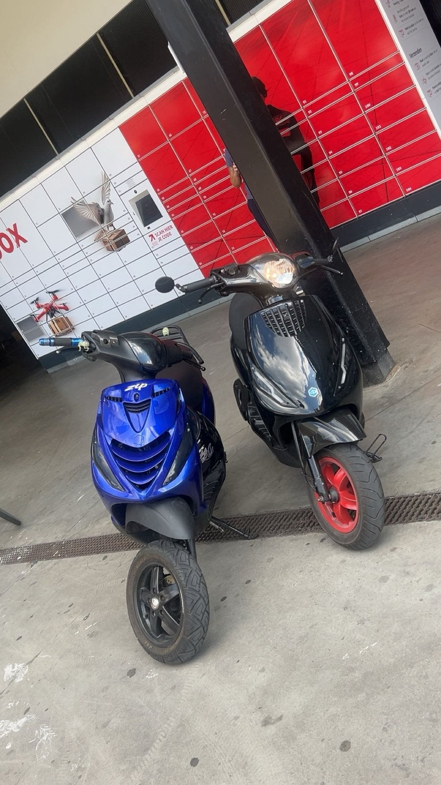 Piaggio zip 4t carbu | 80cc, Fietsen en Brommers, Ophalen, Zo goed als nieuw, Elektrisch, Zip