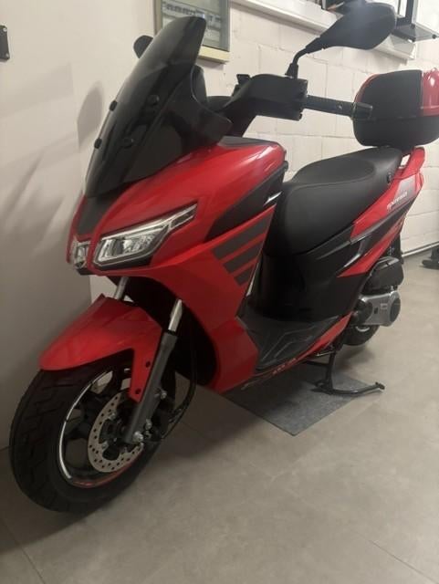 scooter b-klasse, Fietsen en Brommers, Scooters | Overige merken, Zo goed als nieuw, Klasse B (45 km/u), Benzine, Ophalen