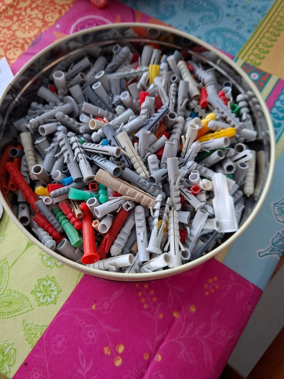grote doos pluggen verschillende maten, Bricolage & Construction, Enlèvement, Chevilles