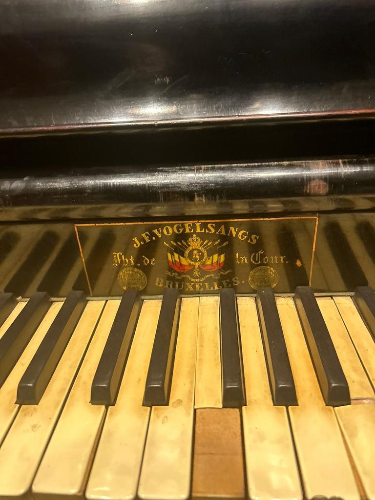 PIANO MOET WEG GRATIS, Musique & Instruments, Pianos, Enlèvement, Piano