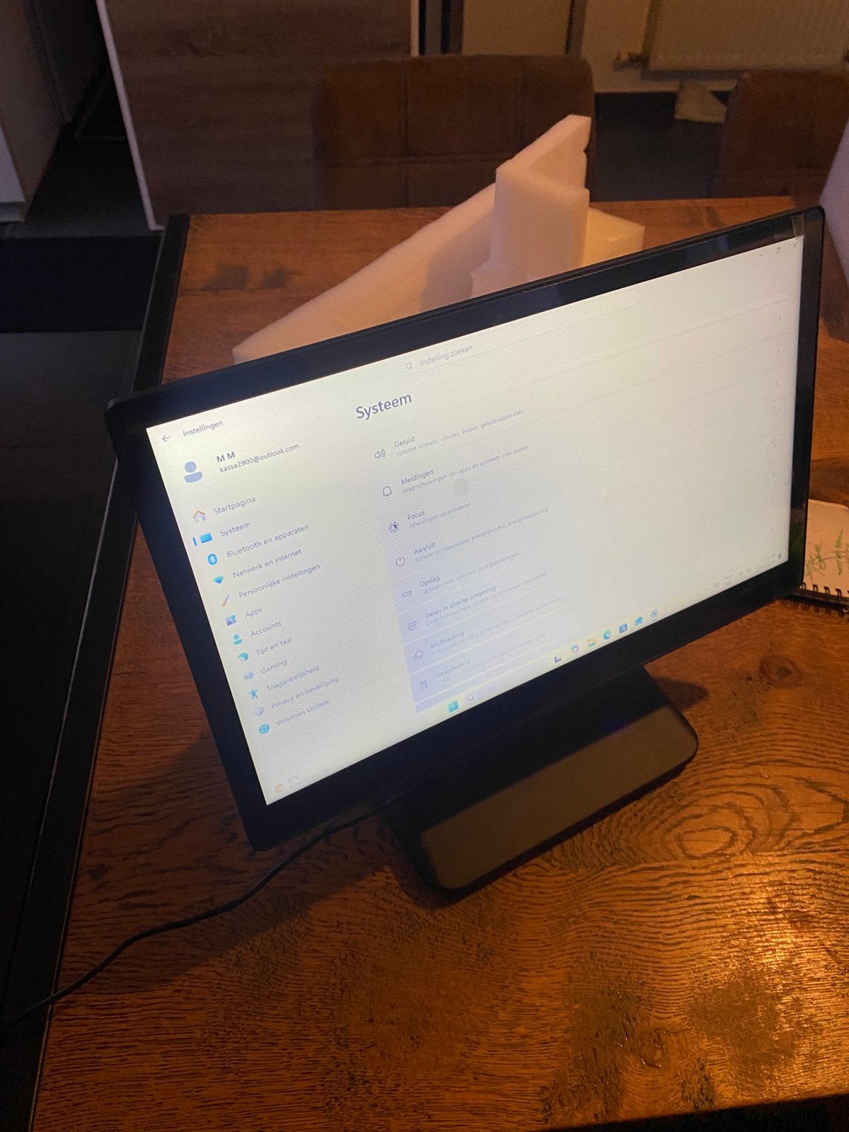 Kassasysteem touchscreen   Windows 11, Computers en Software, Monitoren, Ophalen, Zo goed als nieuw, Touchscreen