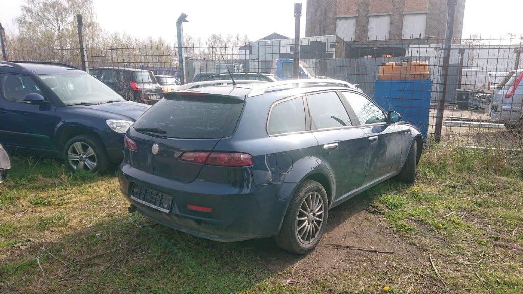 Alfa roméo 159 2007 1900 jtd 180000 km moteur cassé, Autos, Alfa Romeo, Achat, Beige, Entreprise, 5 portes