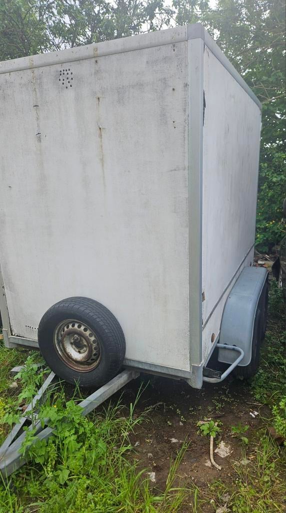 Remorque fermée 
2.50 sur 1.80

  /1100€, Autos : Divers, Remorques