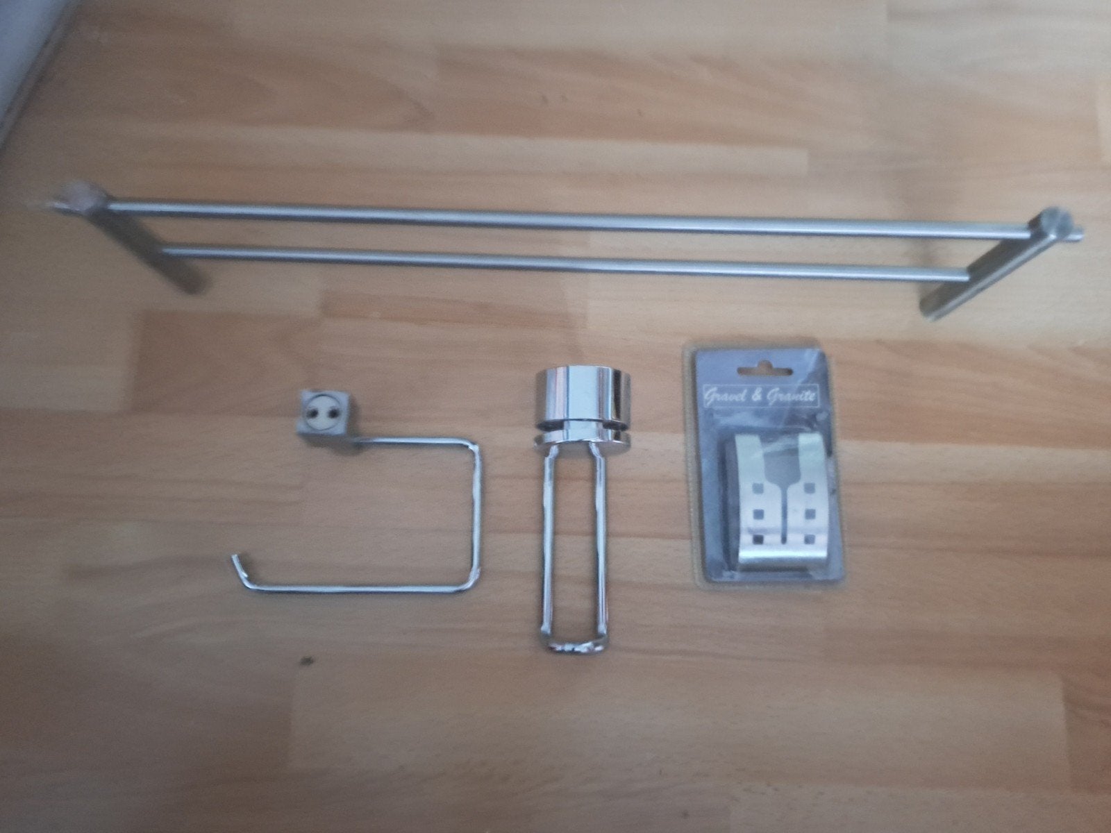 Badkamer accessoires: handdoekenrek, haak, toiletrolhouders, Huis en Inrichting, Badkamer | Badtextiel en Accessoires, Ophalen