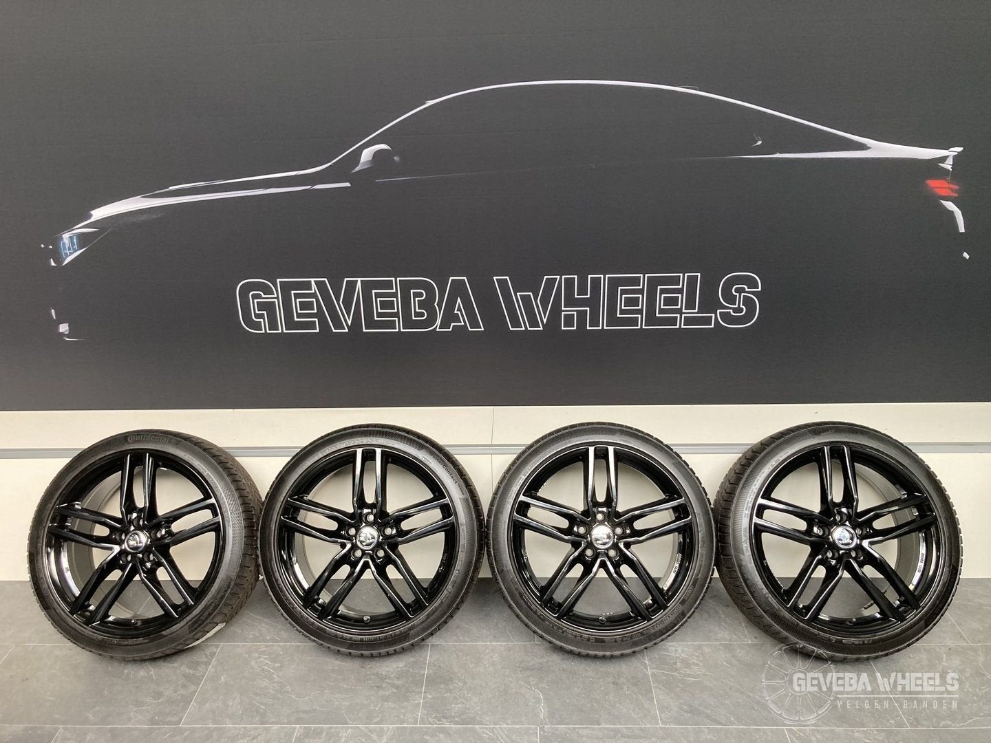 19” Skoda Karoq sport velgen + winterbanden 5x112 235/40/19, Pneus et Jantes, Pneus hiver, Véhicule de tourisme, -