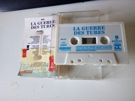 la guerre des tubes 1980 cassette audio + madonna, Gebruikt, Overige genres, 1 bandje, Ophalen of Verzenden
