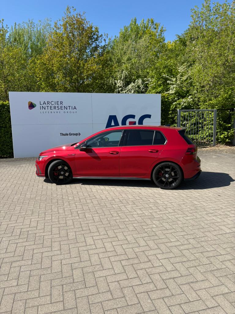 Golf 8 gti, Rouge, Euro 6, Carnet d'entretien, Alcantara