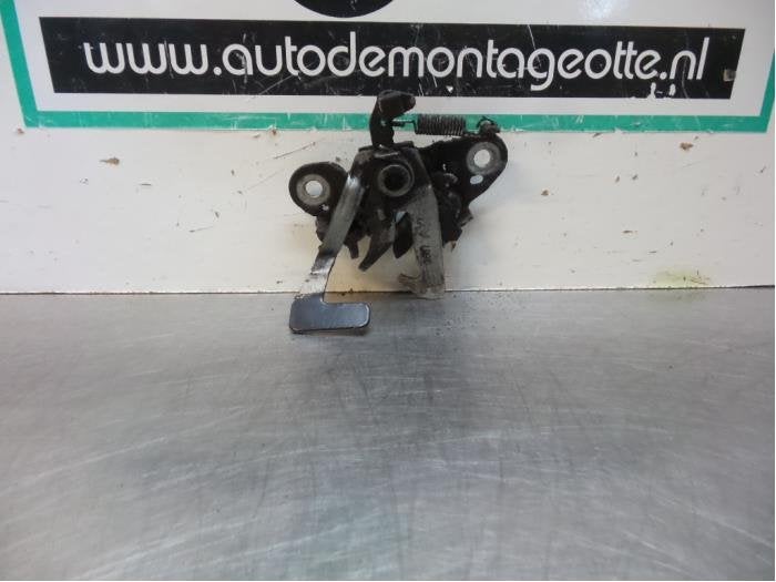 Mécanique de verrouillage capot d'un Peugeot Partner (Partn, Autos : Pièces & Accessoires, -, 3 mois de garantie, Utilisé, -