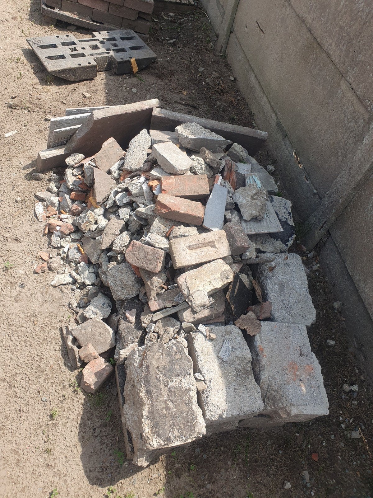 GRATIS!  Steenpuin aftehalen in Hamme. Liefst vandaag, Ophalen, Gebruikt, Overige typen