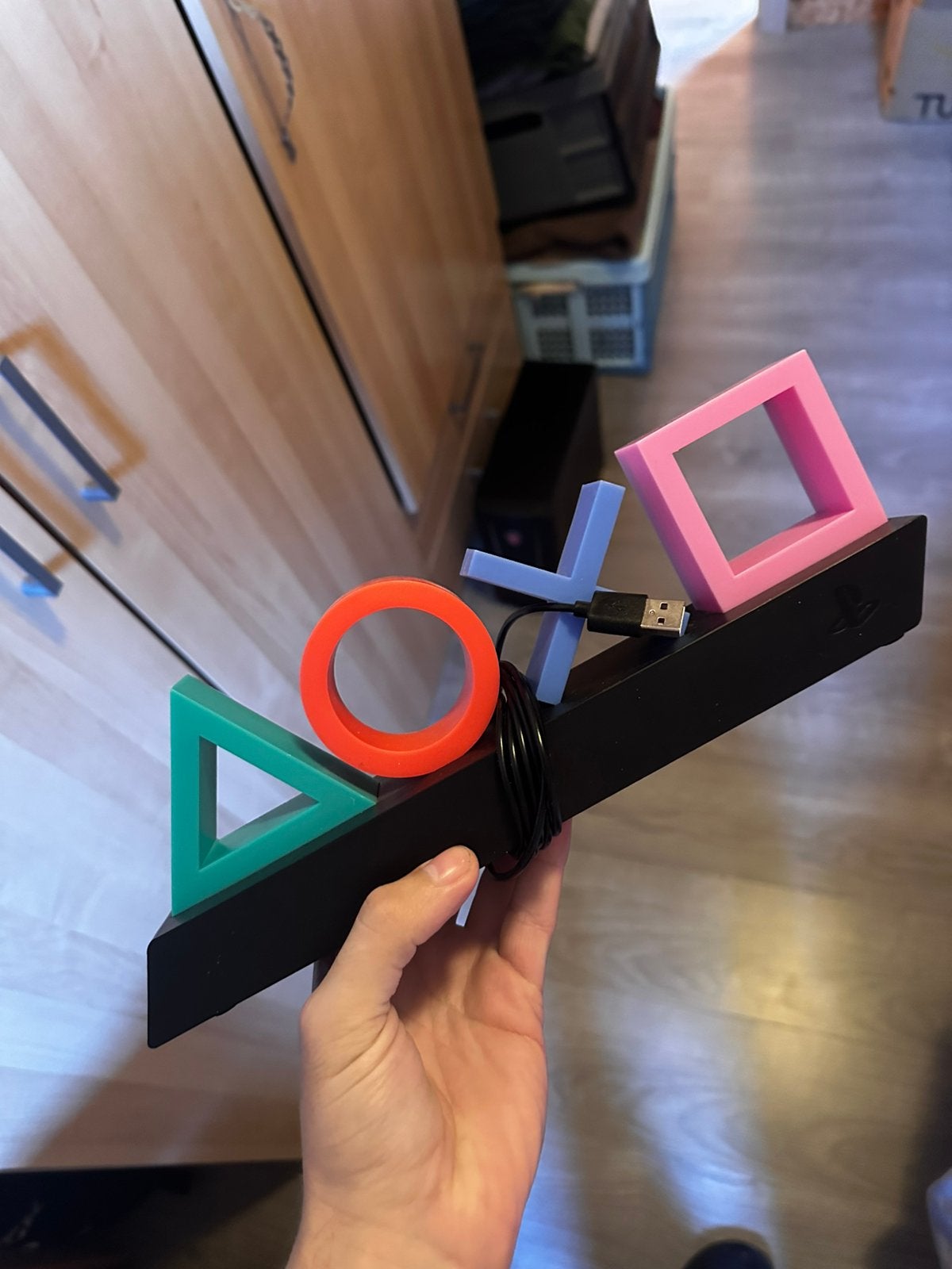 Lampe Playstation, Enlèvement