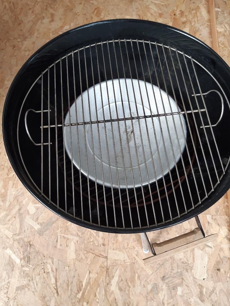 houtskoolbarbecue WEBER diameter 57 cm, Ophalen, Zo goed als nieuw, Weber, Met accessoires