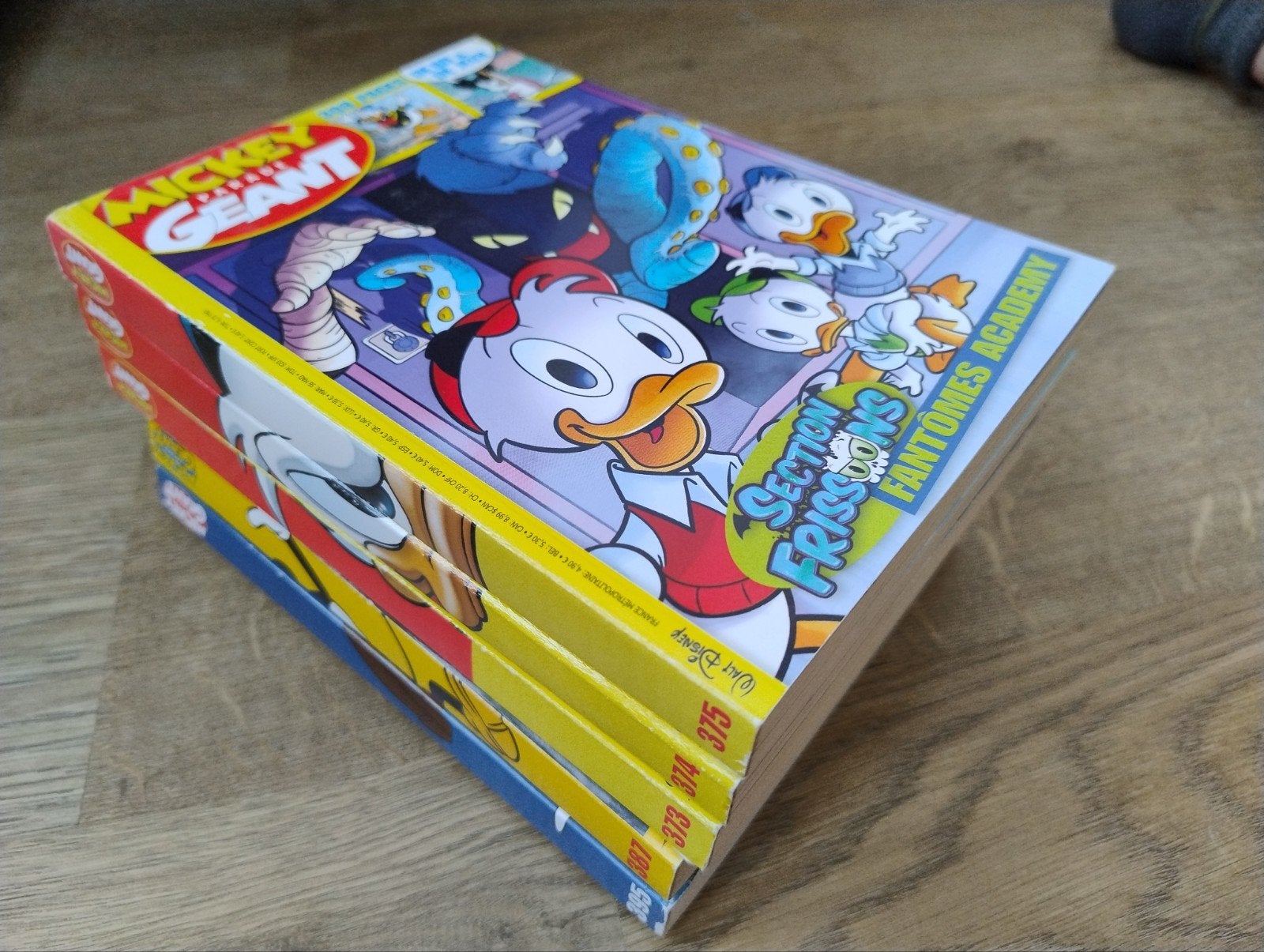 Mickey parade géant, Livres