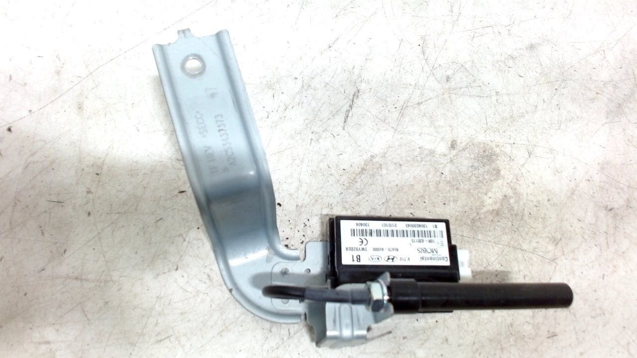 Antenne Kia Optima, Ophalen of Verzenden, Van der Ven Autorecycling B.V., Onderdelen@venauto.nl, Ettenseweg 76, 4706 PB Roosendaal, The Netherlands